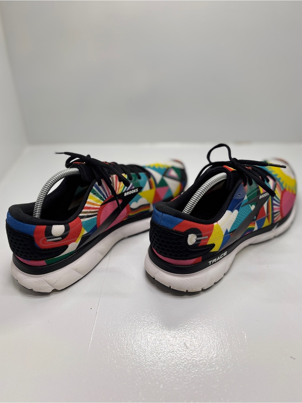 Brooks Trace 2 x Lisa Congdon Pride Running Shoes Men's 11 Multicolor Sneakers - Picture 9 of 15